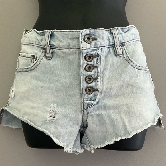 Free People Pants - Free People, size 24, button fly jean shorts, EUC